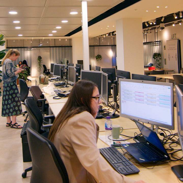 CRM Executive Knightsbridge 6441